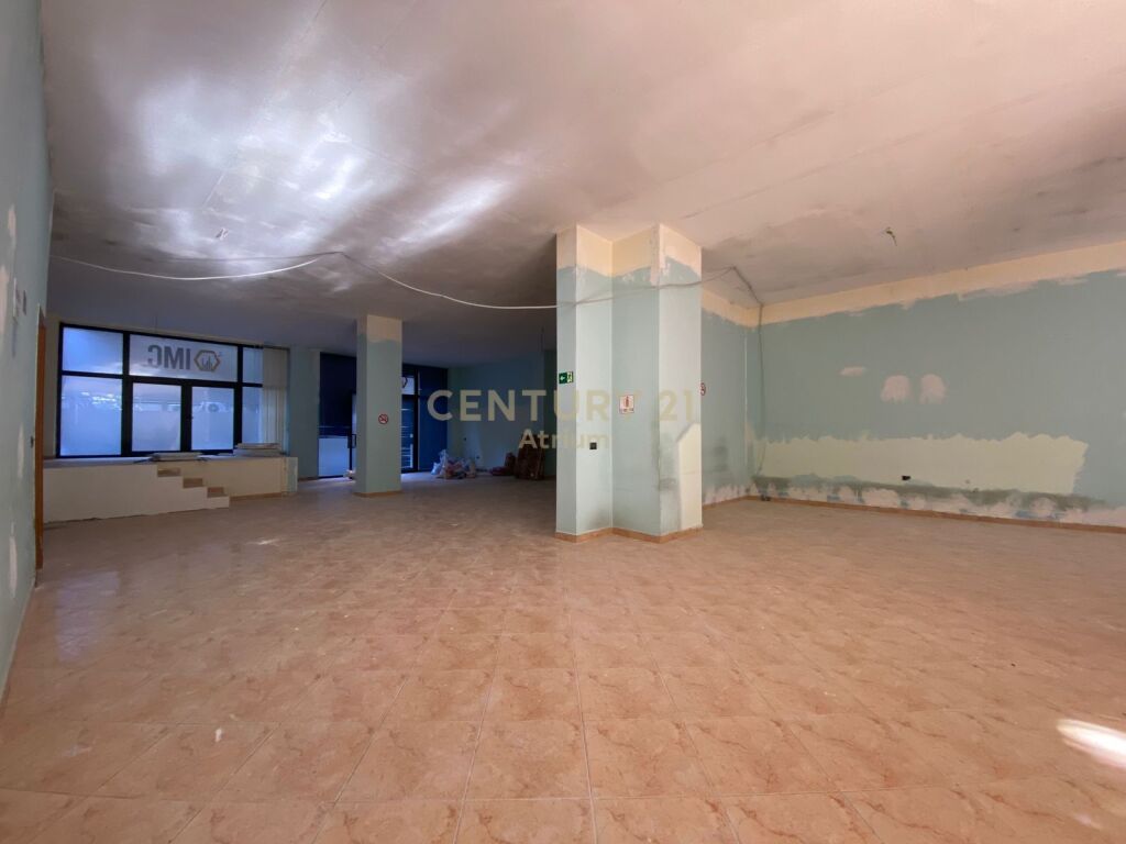 COMMERCIAL SPACE FOR RENT COIN