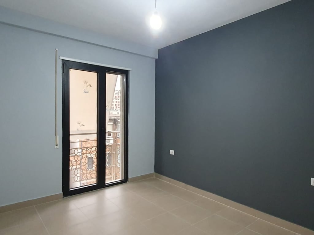 An apartment 1+1 is for rent at 21 Dhjetori for 550 euros.