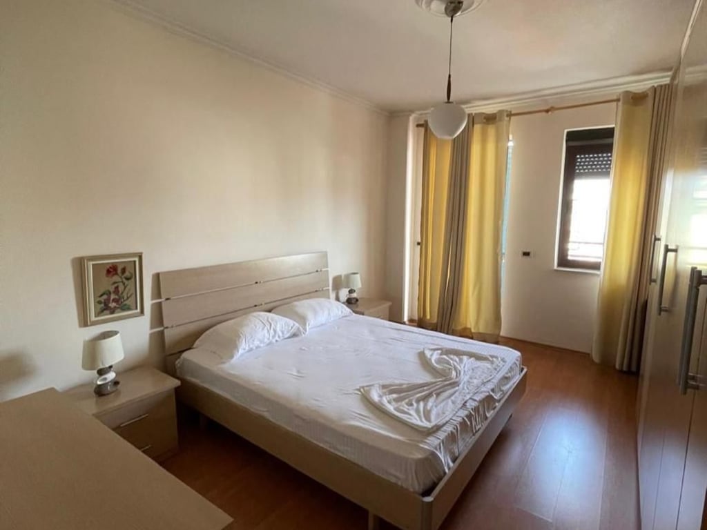 Jepet me qera Apartament 2+1+2 ne bllok 