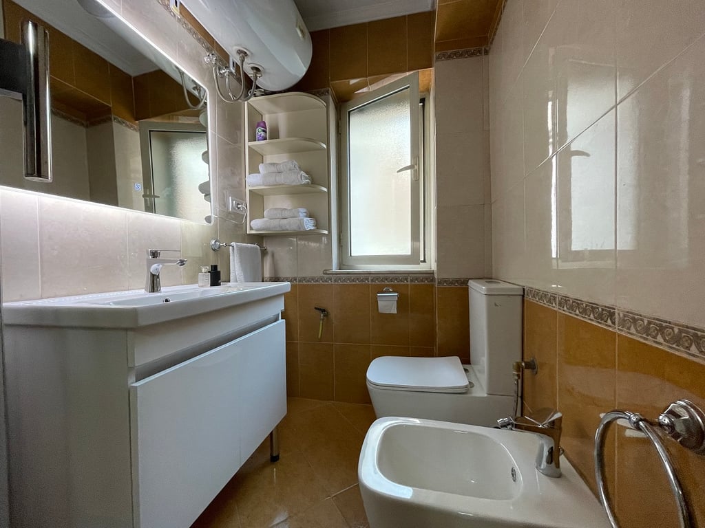 Appartamento 2+1 presso l'Ambasciata Cinese, Via di Durazzo