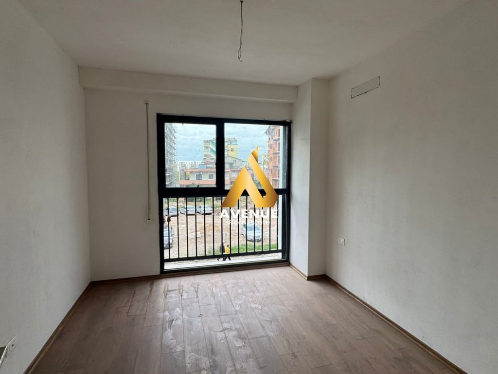 APPARTAMENTO 2+1+2 ARREDATO IN VENDITA AL NUOVO BOULEVARD, TIRANA