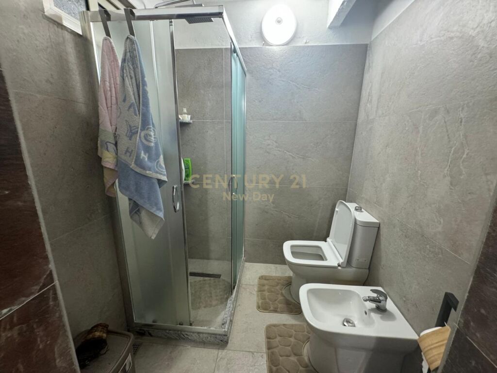 JEPET ME QIRA APARTAMENT 2+1 PRANE KAZAZIT!
