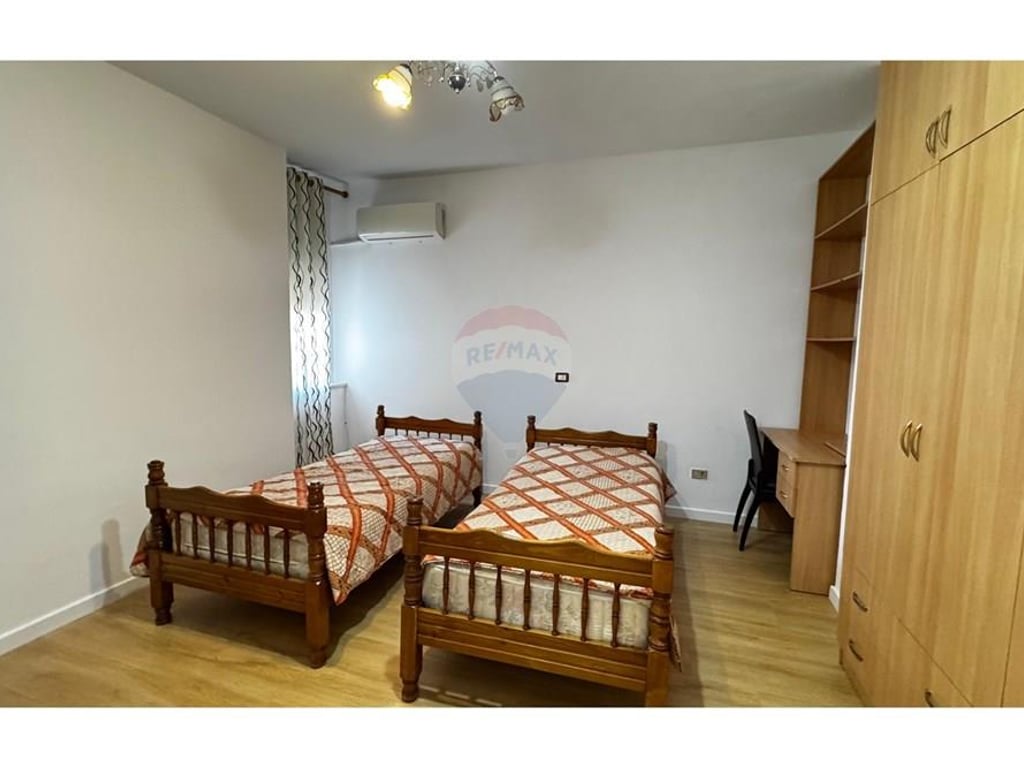 Apartament 2+1 per qira tek Bulevardi Zhan Dark!