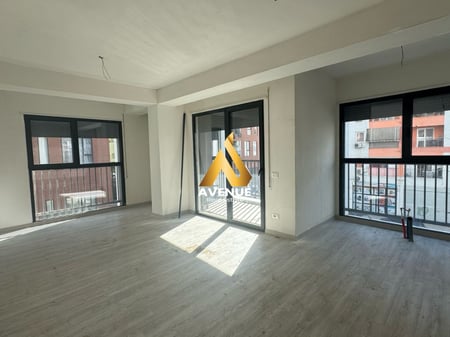 APARTAMENT 3+1+2 TUALETE + 2 BALLKONE  PER SHITJE TEK BULEVARDI I RI, STACIONI I TRENIT, TIRANE  