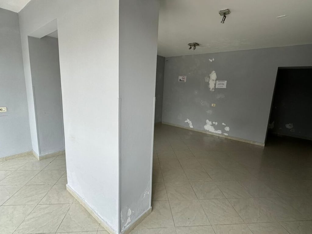 ⚜️Shop for sale by the Kavaljon promenade, Kavajë⚜️