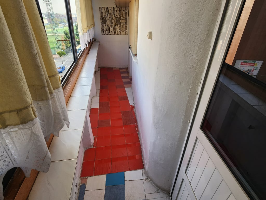 Shitet Apartament 1+1, Perball bar Grande, Durres