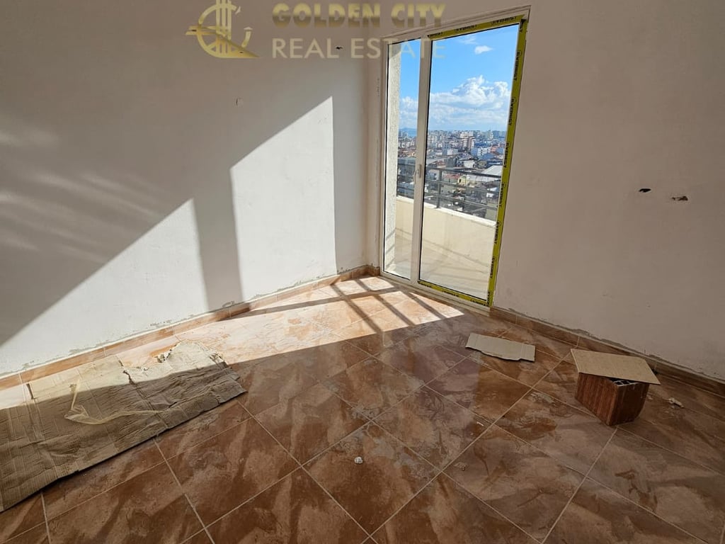 Shitet super apartament 2+1. SPITALL