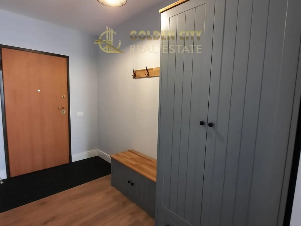 Ofrojme per qera mujore apartament Luxury 2+1 me 3 ballkone. vollga