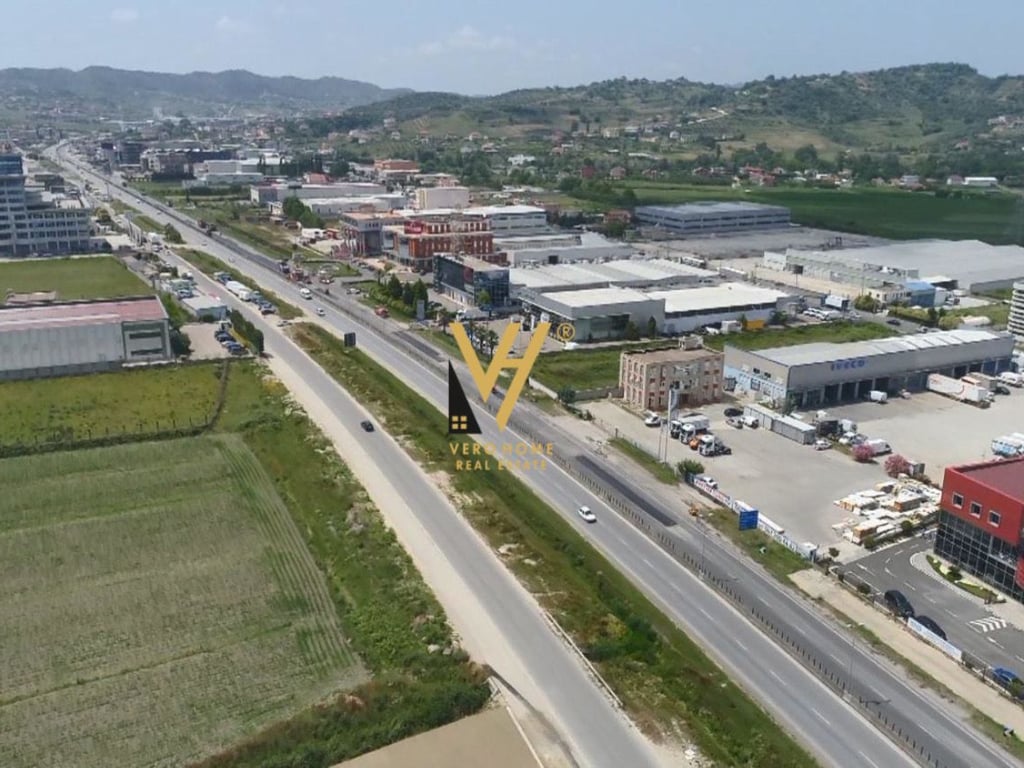 SHITET TOKE 3356 M2 TEK AUTOSTRADA TR-DR 114.000 EURO