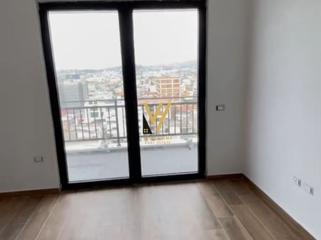 JEPET ZYRE 110M2 ME QERA TE KOMPLEKSI ARLIS 550 EURO