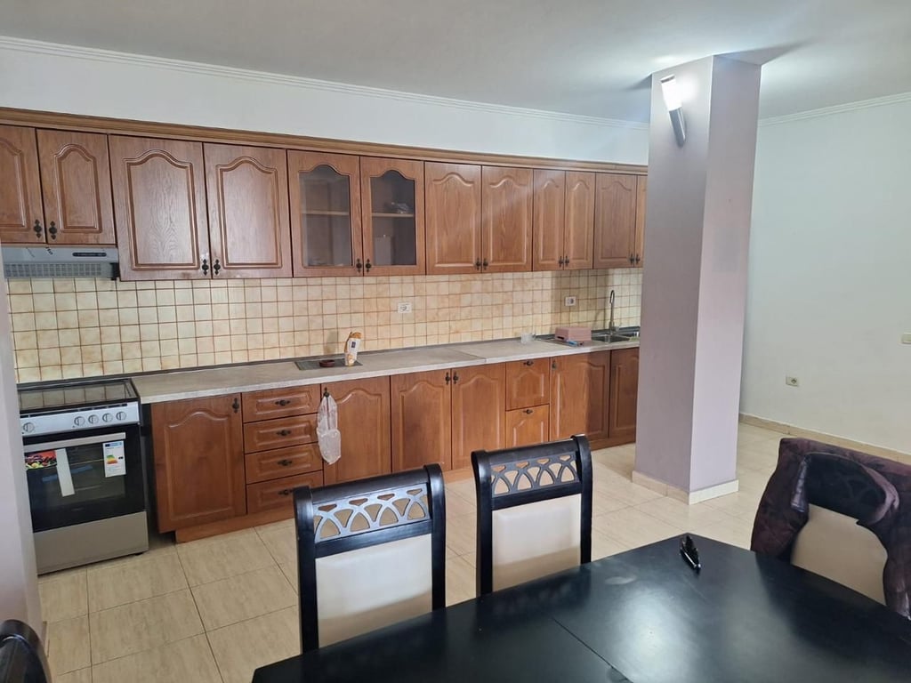 Apartament 2+1+2 per qira, Bulevardi i Ri, FSHN