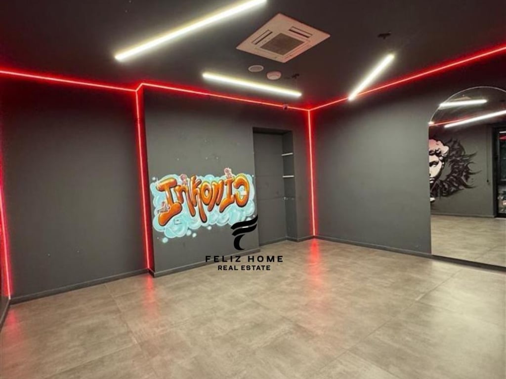 AMBIENTE COMMERCIALE IN AFFITTO 100 M2 BLOCCO 2.200 EURO