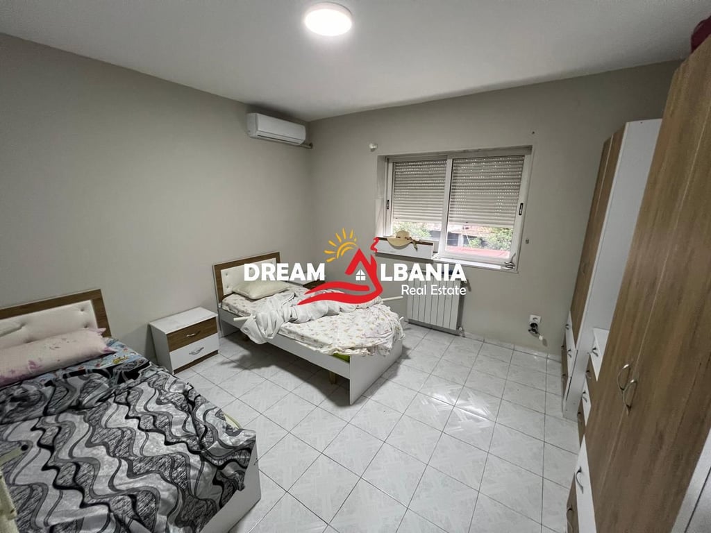 Apartament 2+1 me qera ne Komunen e Parisit prane Rezidences “Kika” ne Tirane (ID 42215027)