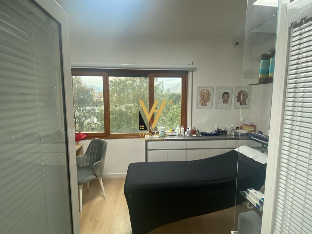 JEPET AMBIENT ME QERA TE KOPSHTI ZOOLOGJIK 1.500 EURO