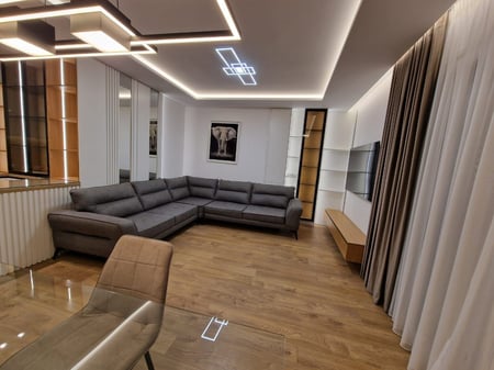 A 2+1 apartment is for rent near the Botanical Garden for 1,000 euros.