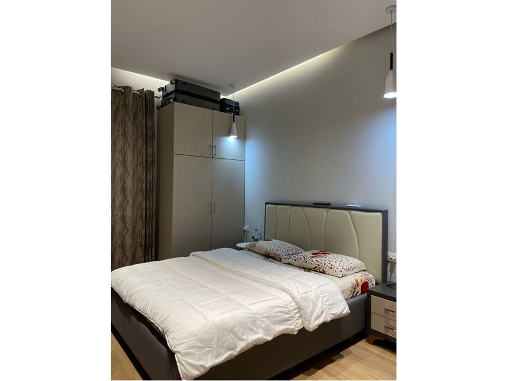 Jepet me qira apartament 1+1 tek Kompleksi Delijorgji .