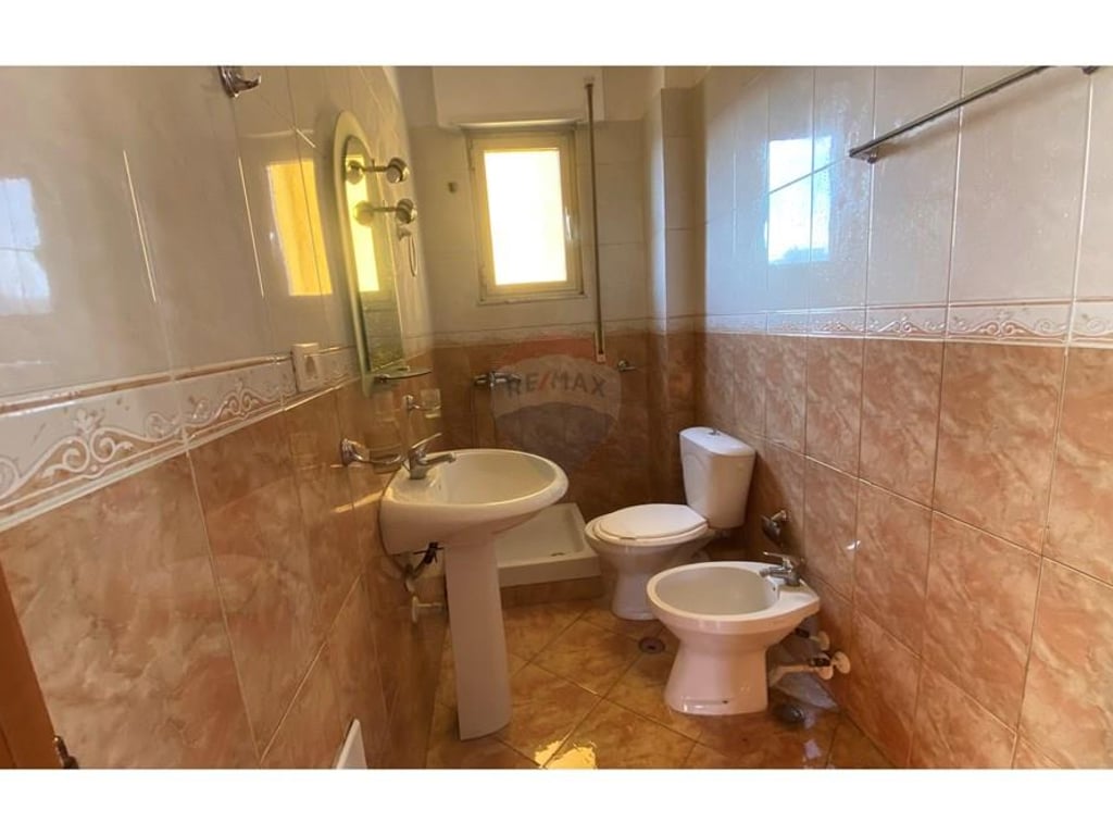 Jepet me qera 2+1+2 te Selvia