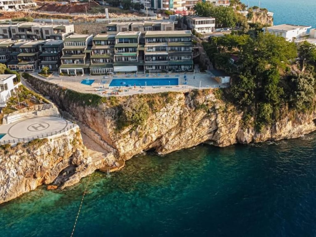 🌅 Exclusive Apartment with Terrace &amp; Total Sea View – Acquamarine Residence, Vlorë