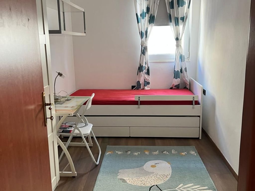 Affittasi appartamento 2+1 a Kodra e Diellit.