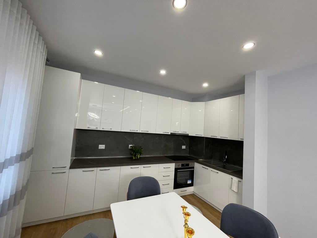 Apartment 2+1+2 for rent in Zog te Zi.