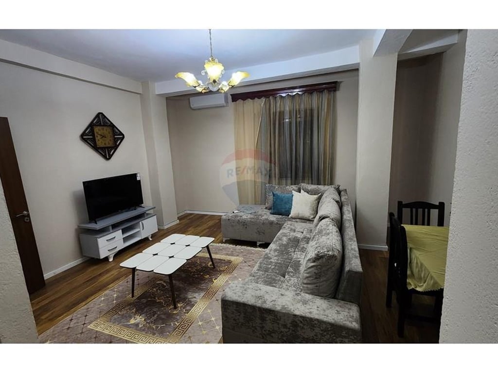 A 2+1 apartment is available in Myslym Shyr.