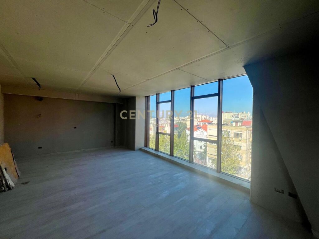 SHITJE, APARTAMENT 1+1 TE RR. E KAVAJES