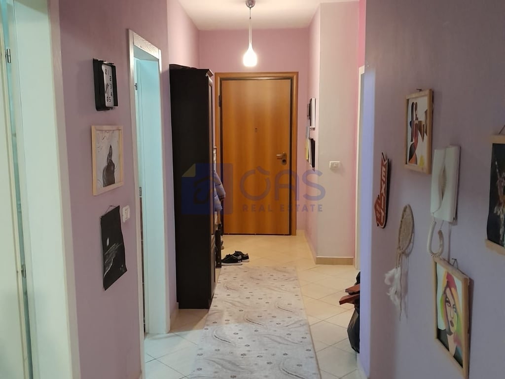 Apartment 2+1 for rent at Komuna e Parisit.