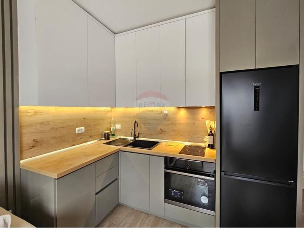 1+1 apartment with parking for rent.