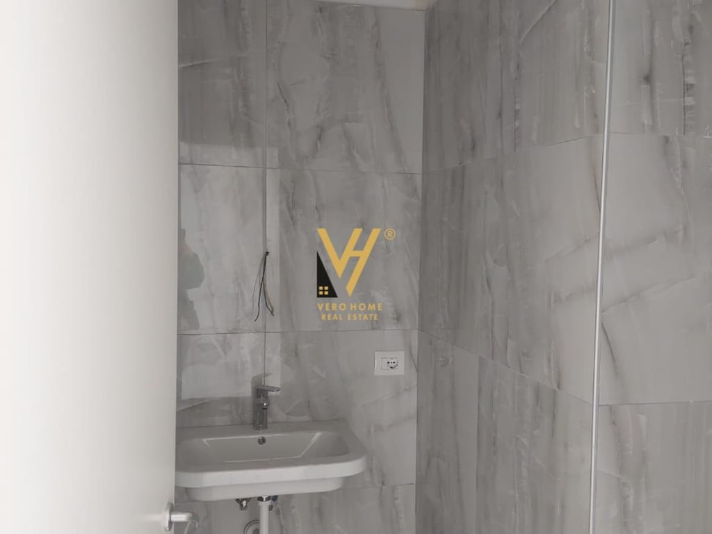 FOR SALE SHOP 92 M2 ON JORDAN MISJA STREET 228,000 EURO