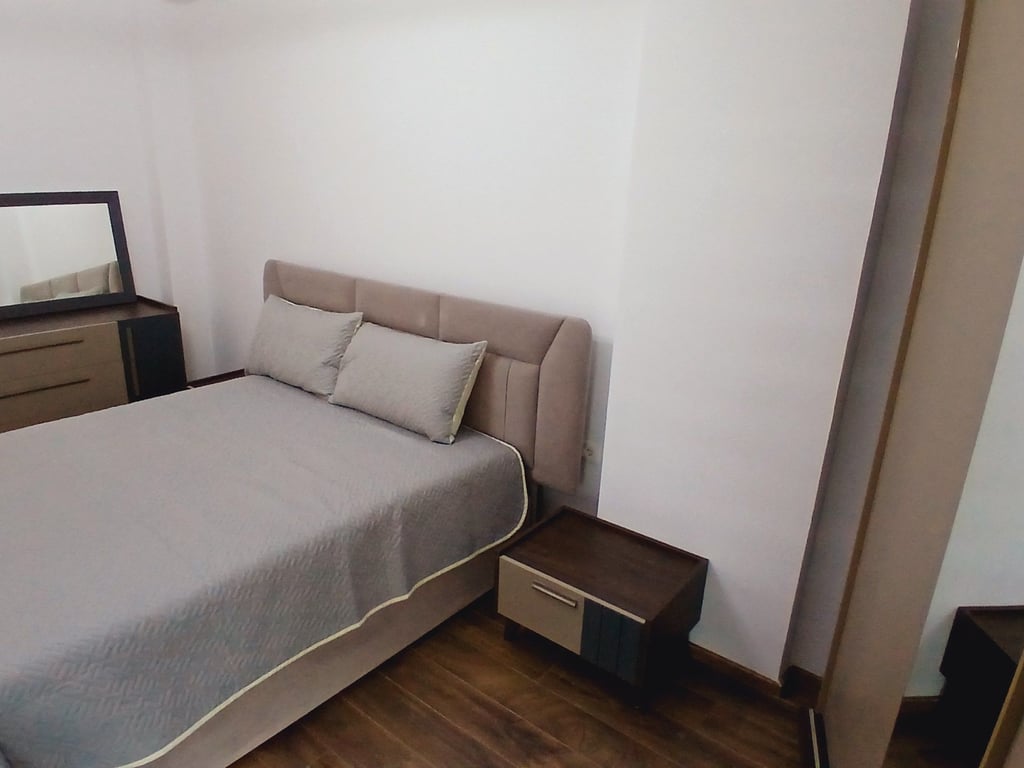 Apartament 2+1+ parkim per qira te Pazari i ri