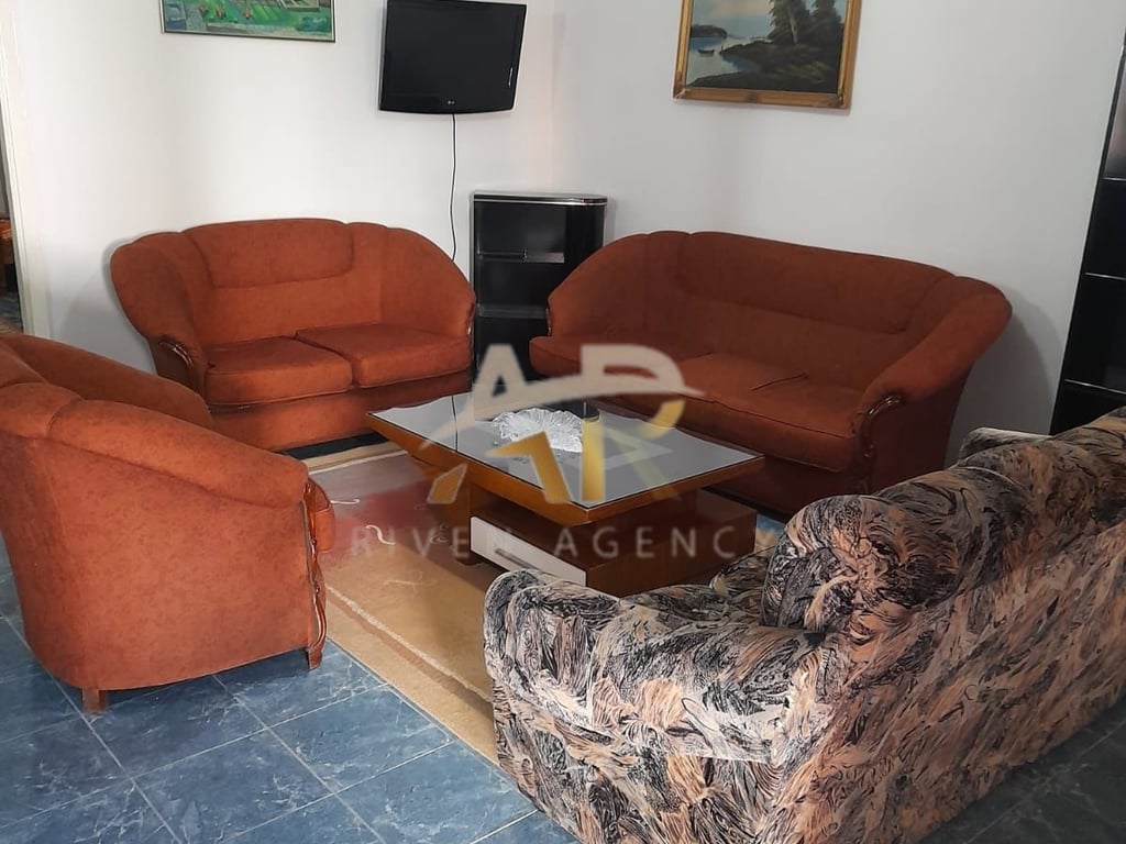 Jepet me qera apartament 1+1 Ali Demi