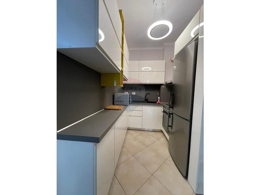 APARTAMENT 2+1+PARKIM ME QIRA TEK KODRA E DIELLIT