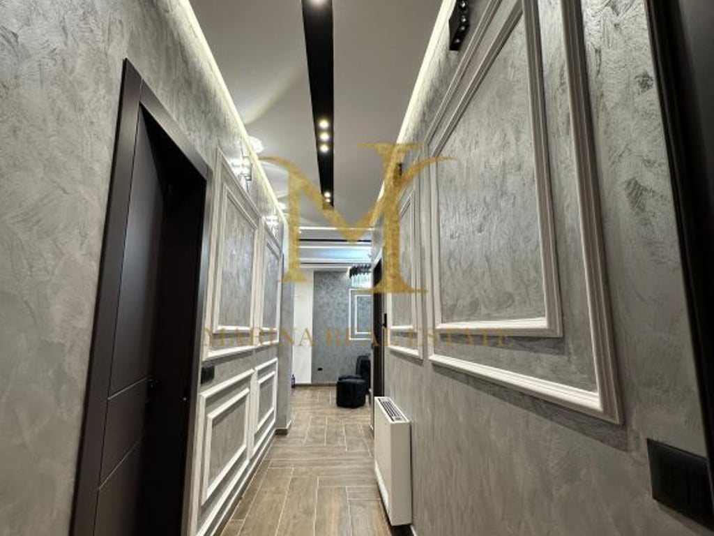 APARTMENT 2+1+2 FOR SALE IN THE CENTER OF DURRES!!