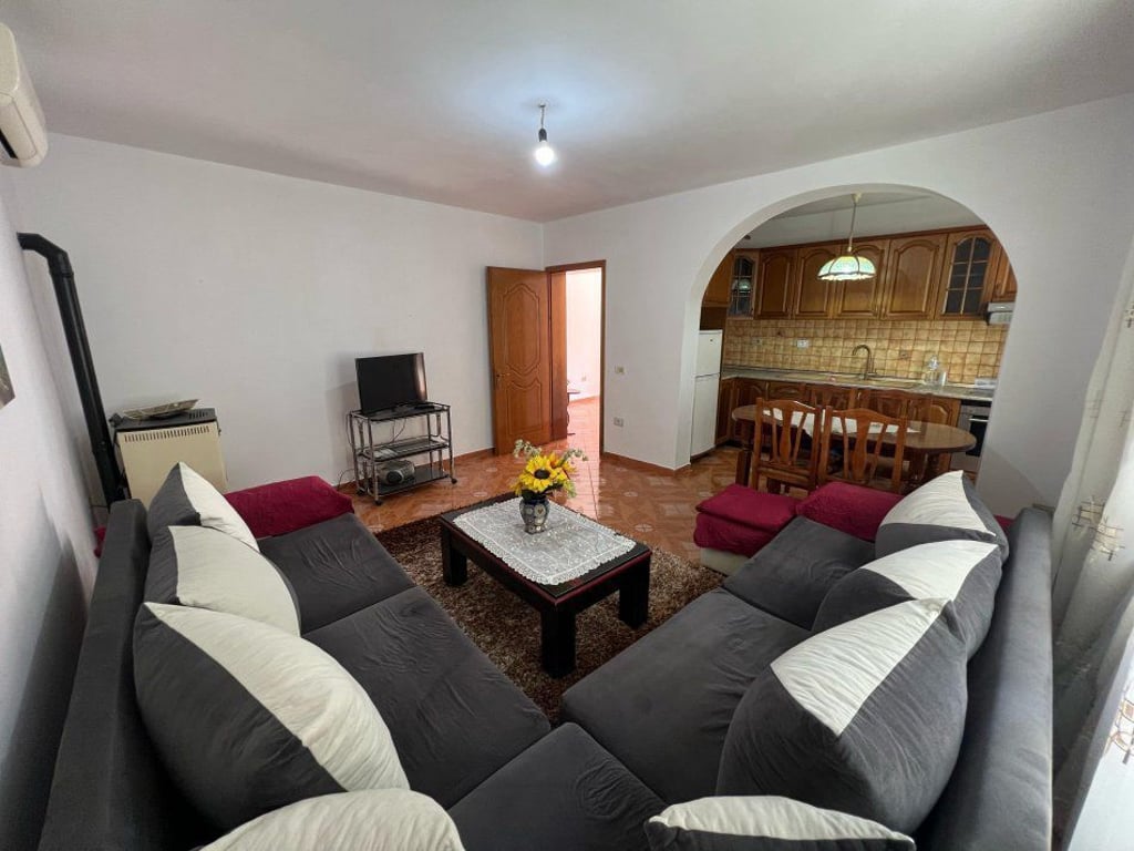 PRIVATE HOUSE FOR RENT IN YZBERISHT 800 EURO