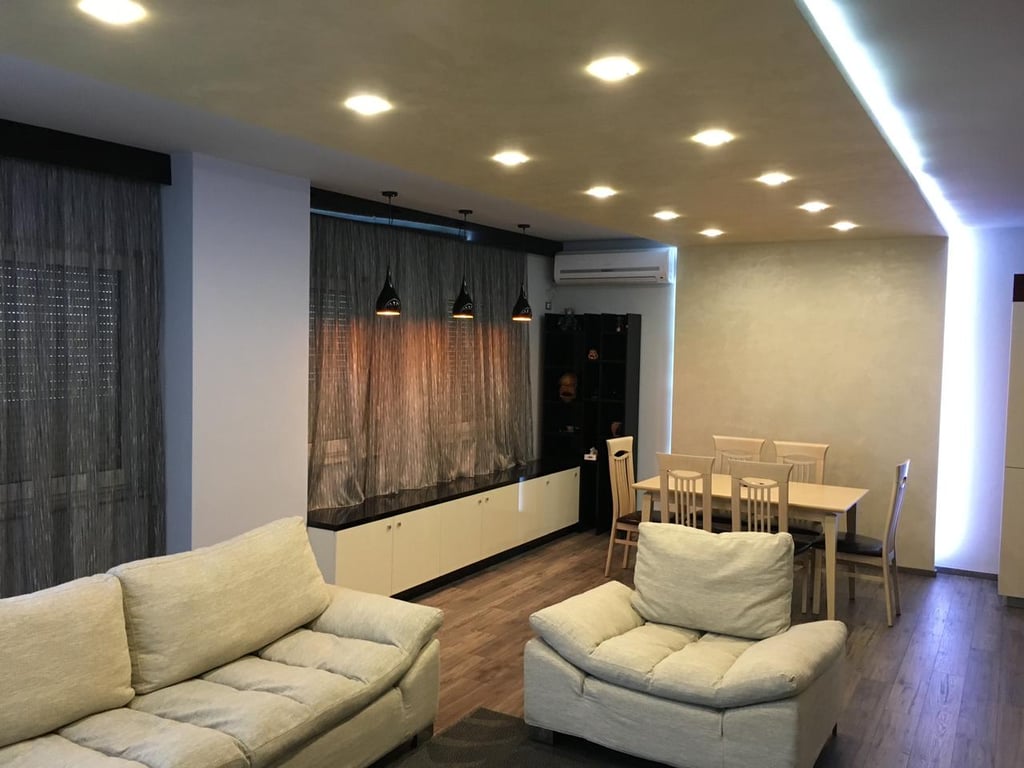 Apartament 2+1 me qira tek Stadiumi Air Albania