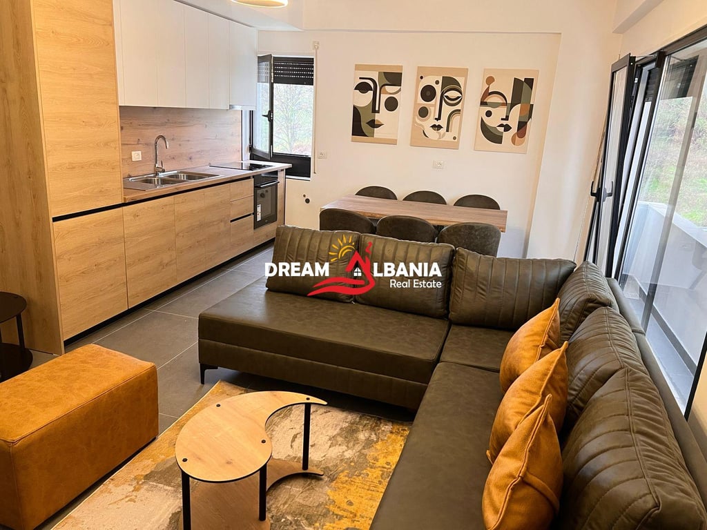Affittasi duplex 3+1+veranda con posto auto incluso presso la Residenza Kodra e Diellit 2 (ID 4231449)