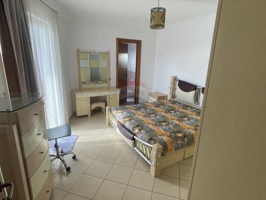 2+1 apartment. United School