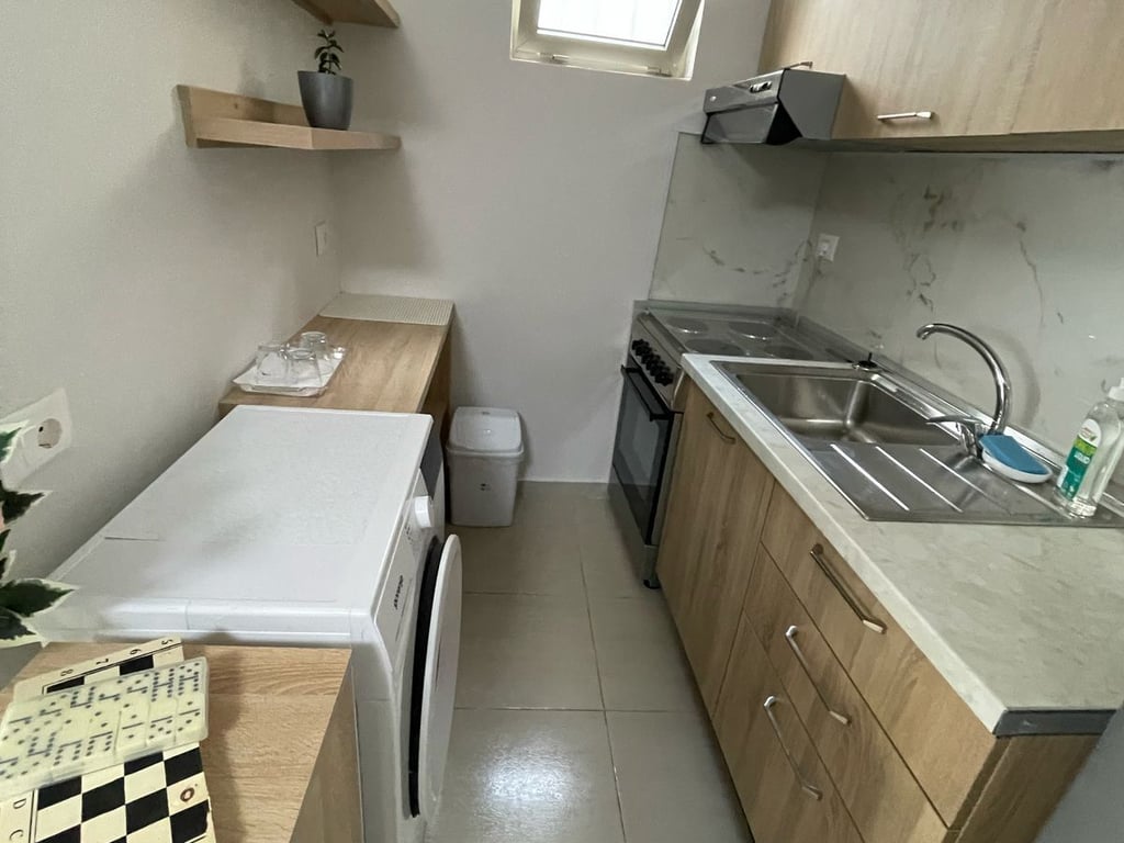 Affittasi casa privata in piazza Selvia, molto adatta per air bnb.