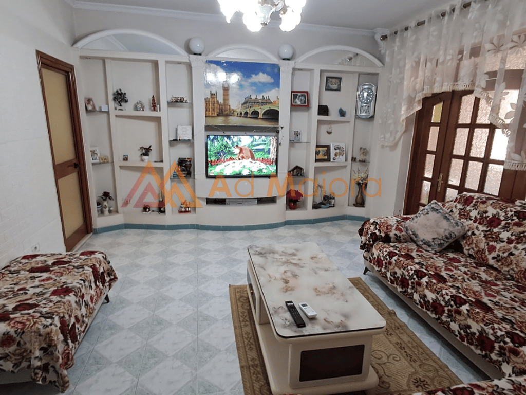 Shitet Apartament 3+1 shkolla qemal mici Durres