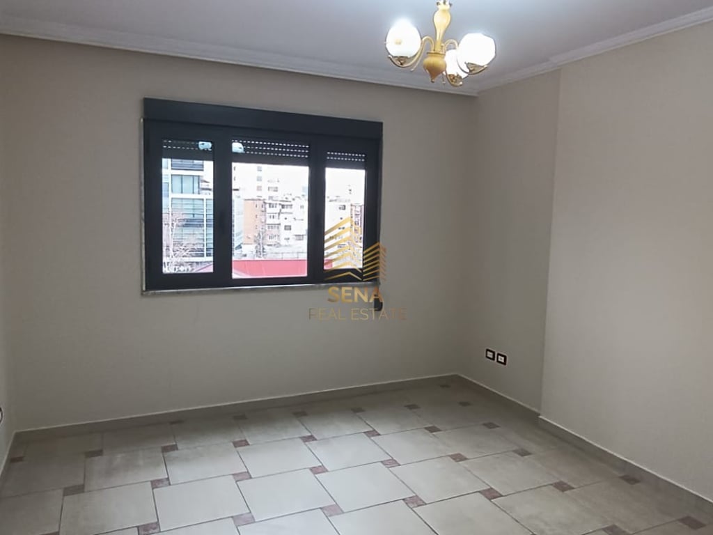 Rent, Business premises 3+1, Center, 950 Euro/month