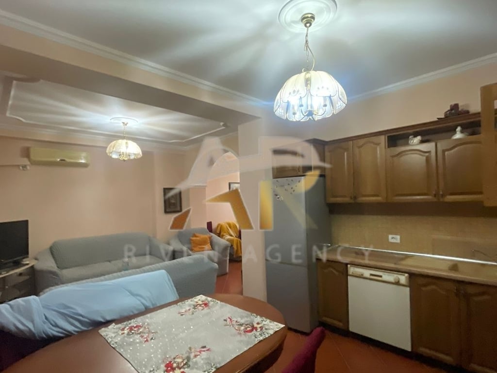 Jepet apartament me qera 2+1 te 21-Dhjetori