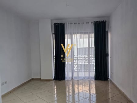 JEPET APARTAMENT 2+1+2 ME QERA NE ASTIR 40.000 LEKE