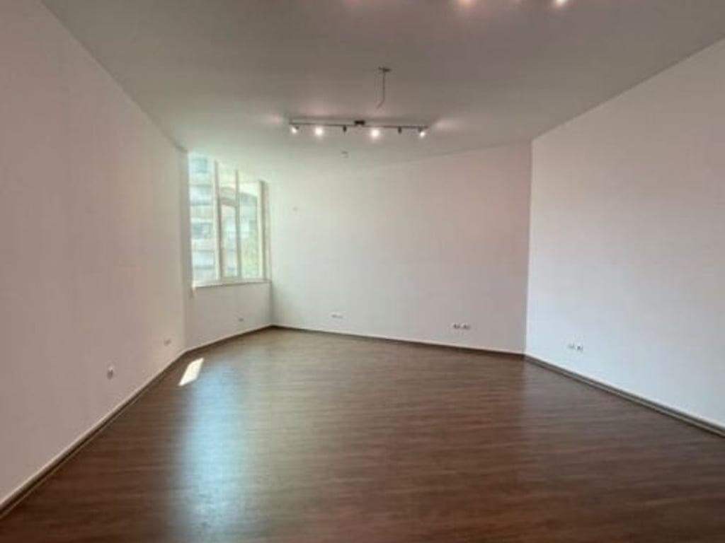 📍 *Affittasi Ufficio 1+1*