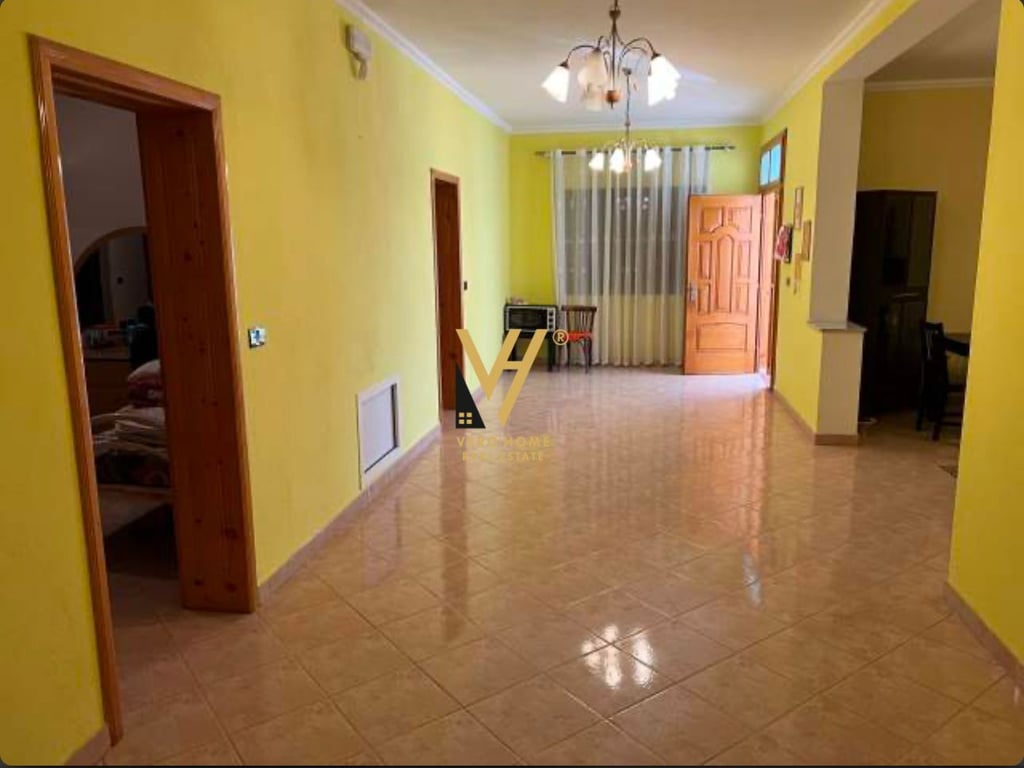 VENDESI VILLA A TRE PIANI A DURAZZO 250.000 EURO