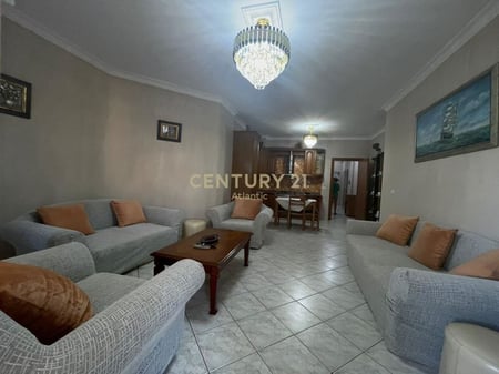 AFFITTASI 2+1+2 BAGNI PRESSO POLIKLINIKA, DURRES!