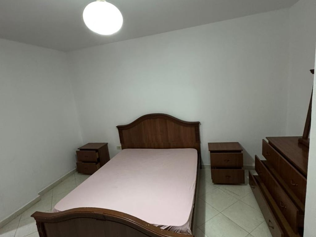 1+1, arredato in via Elbasani, 500 euro