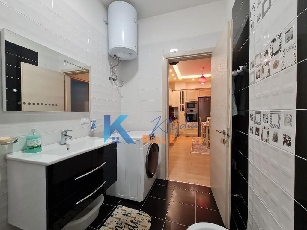 Apartament 1+1 per qira te Komuna e Parisit, Kompleksi Kika 2