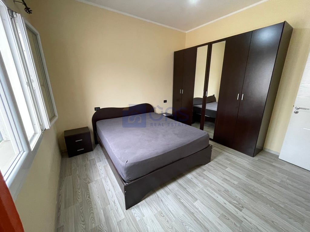 A two-story villa with a yard is for rent in Sauk.