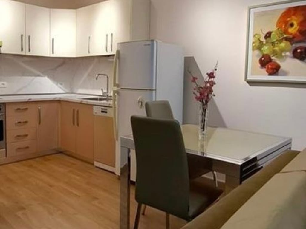 Jepet me gira 1 + 1 600 EUR / muaj