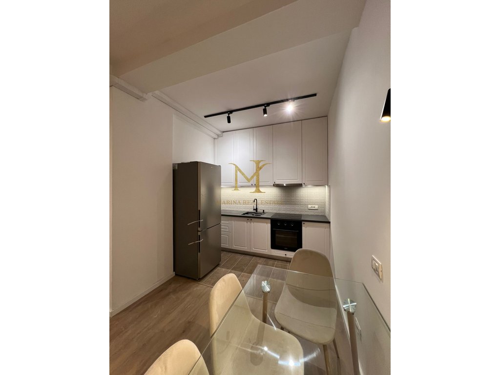 VENDESI APPARTAMENTO SUPERFICIE 75 M2 !! SPIAGGIA FERROVIA DURAZZO !!